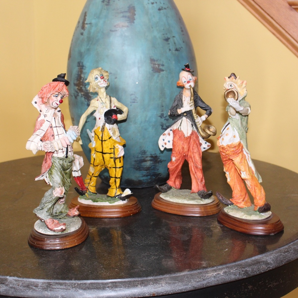 Lot of 4 Big top musical band circus clowns Resin Cast Hand panted